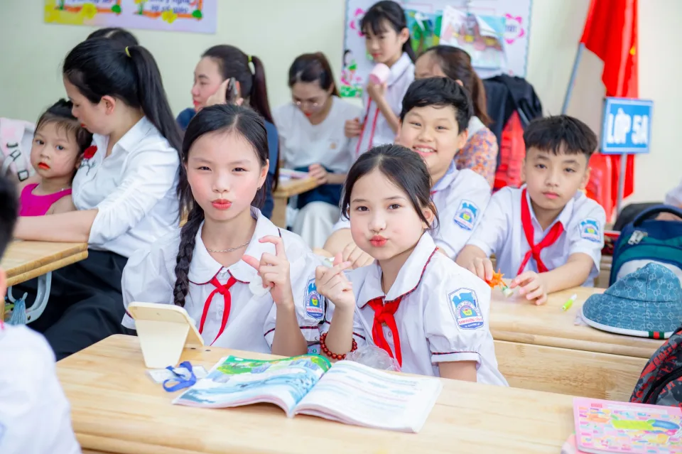 Lớp luyện nói theo cặp